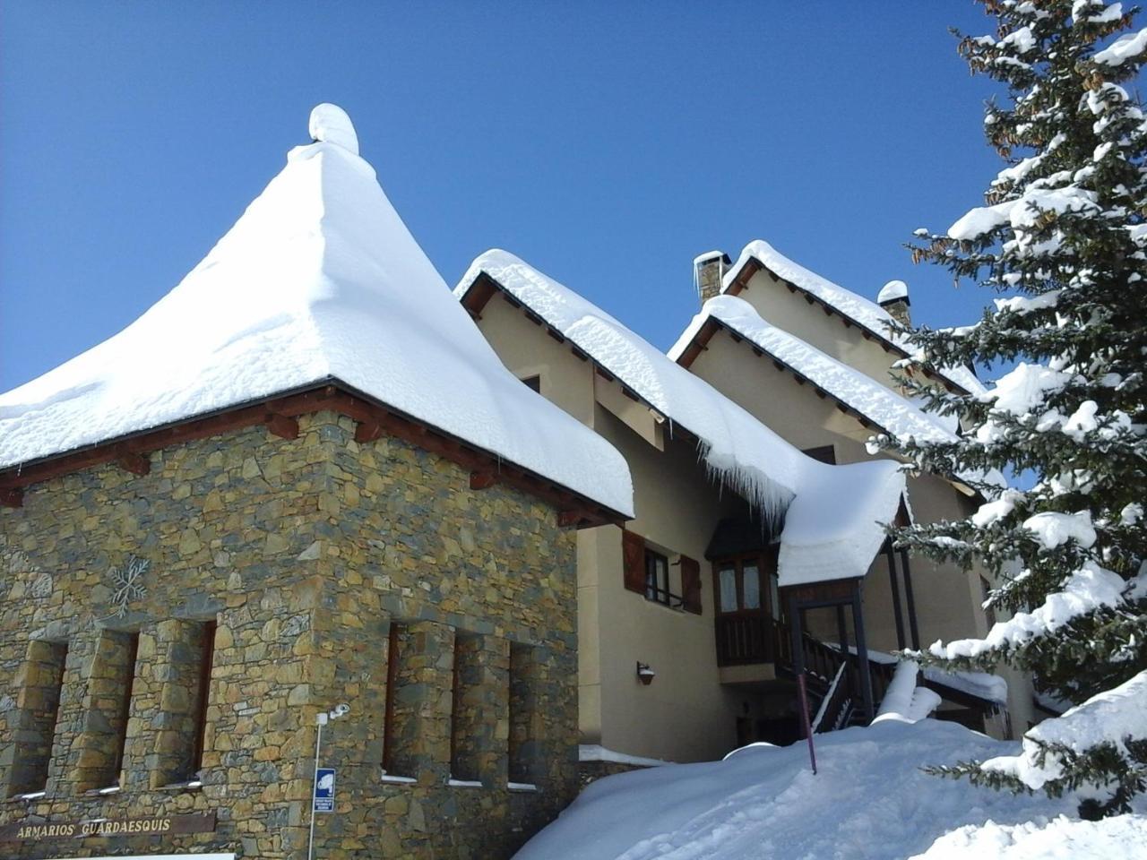 Apartamentos Tanau Baqueira Beret Kültér fotó